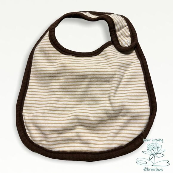 Bundle Sale 3 for $15 | Set of Feeding Bibs - "Mom's Mane Guy" & Lion Bib - Picture 8 of 9